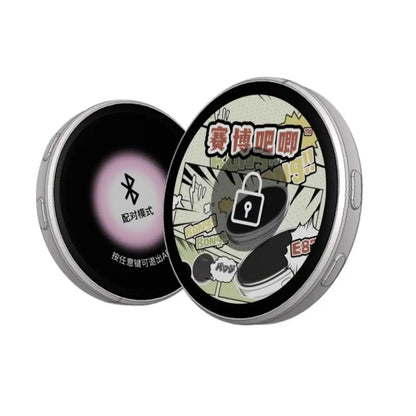 Badge LED Bluetooth 1.7” HD – Pantalla Inteligente para GIFs, Videos e Imágenes Anime